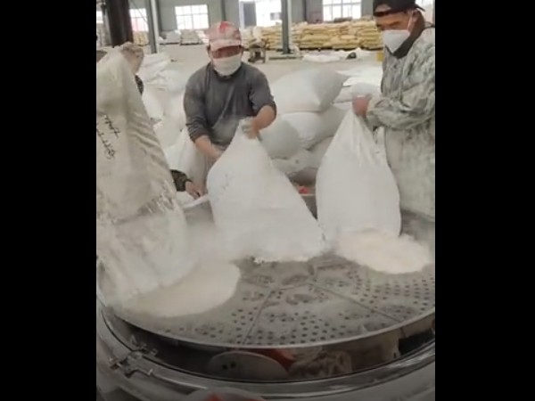 直排筛1.5米客户使用现场视频—新乡高卓振动筛厂家
