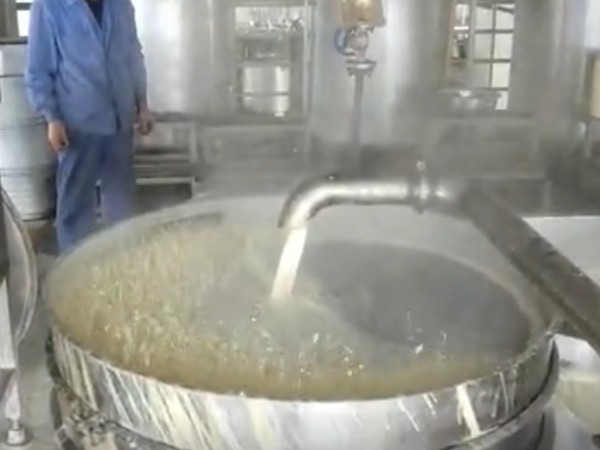 振动筛电机角度没有调好进料口没有加缓冲造成的情况—新乡高卓振动筛厂家