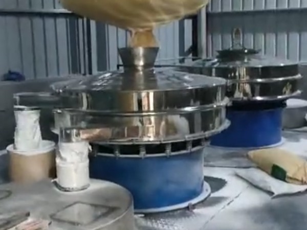 直径一米旋振筛客户使用现场视频—新乡高卓振动筛厂家