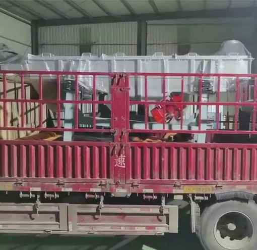两台直线振动筛装车发货—新乡高卓振动筛厂家